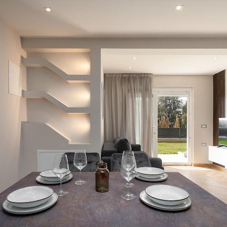 Larum Apartmens Vrsar Bagian luar foto