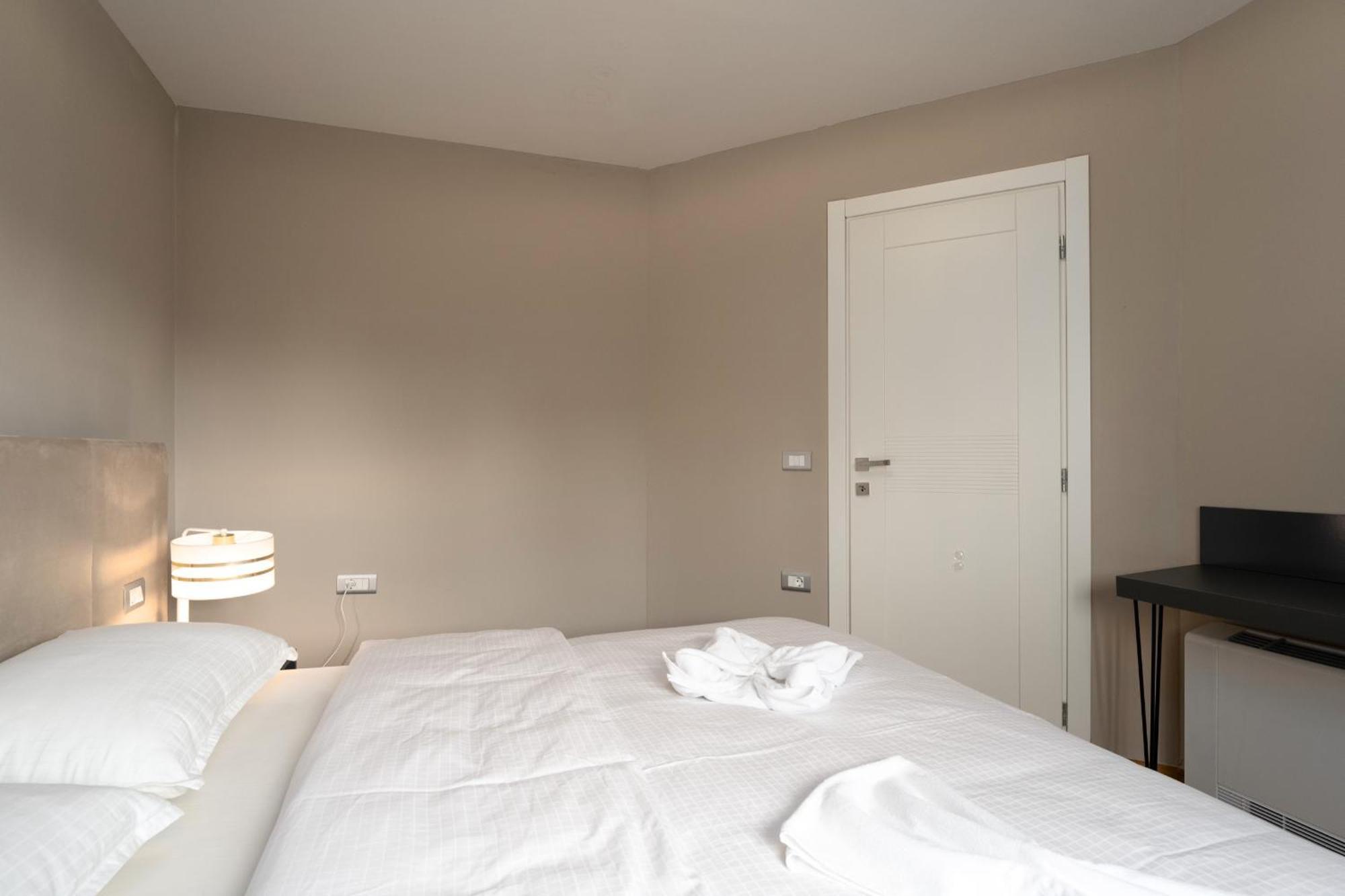 Larum Apartmens Vrsar Bagian luar foto