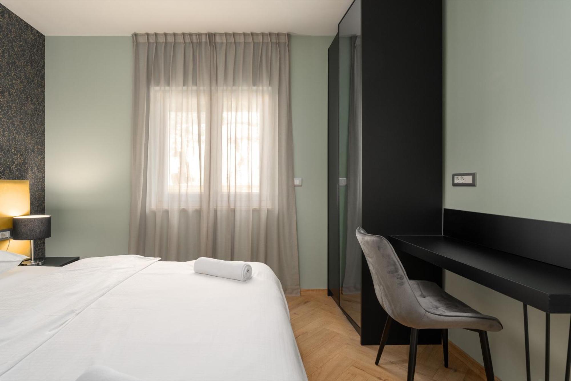 Larum Apartmens Vrsar Bagian luar foto