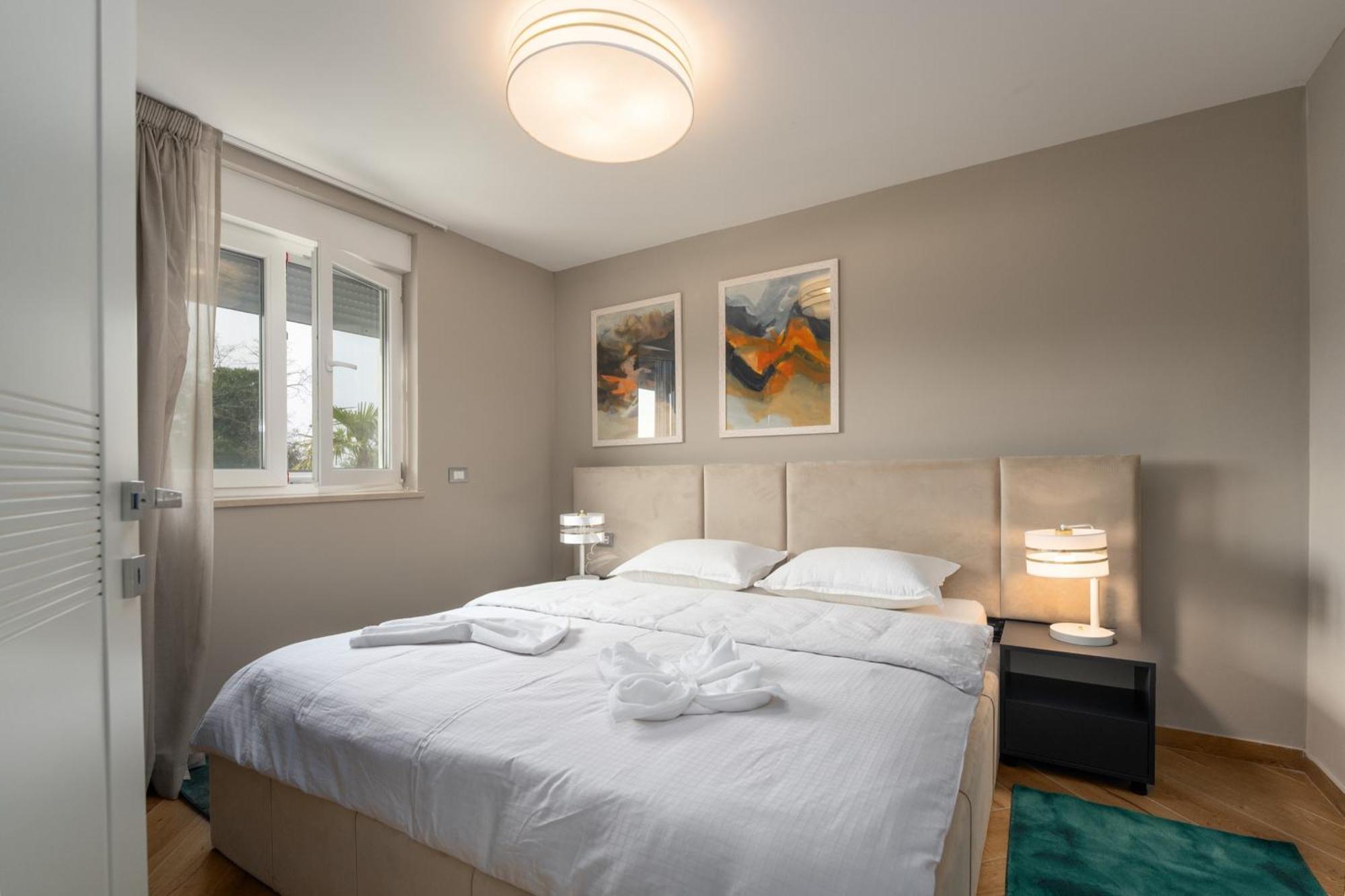 Larum Apartmens Vrsar Bagian luar foto