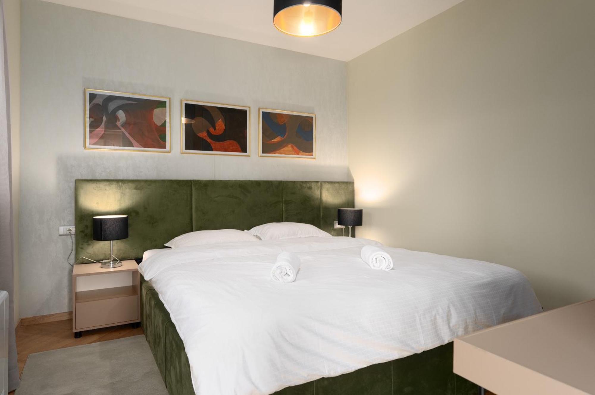 Larum Apartmens Vrsar Bagian luar foto