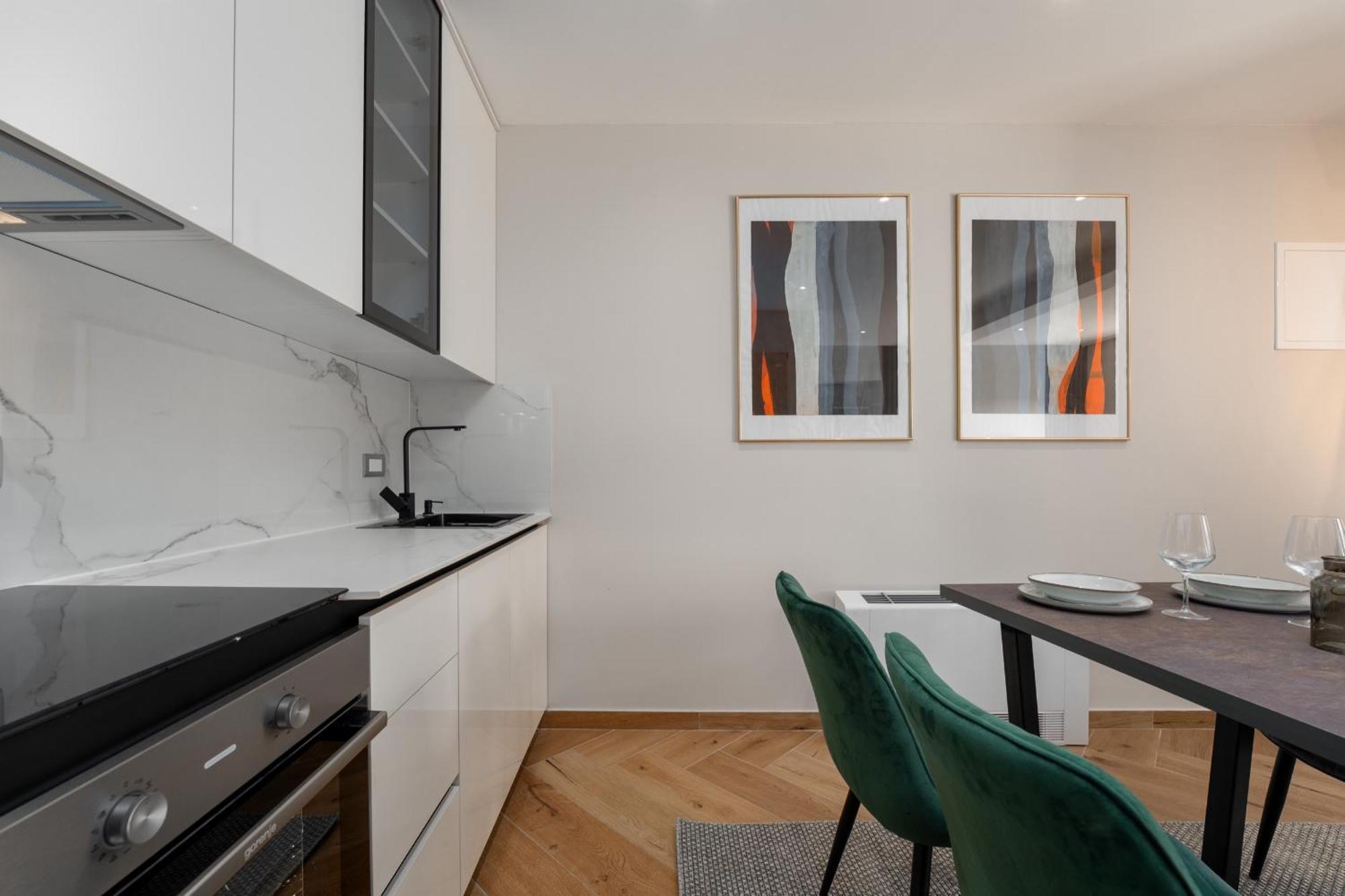 Larum Apartmens Vrsar Bagian luar foto