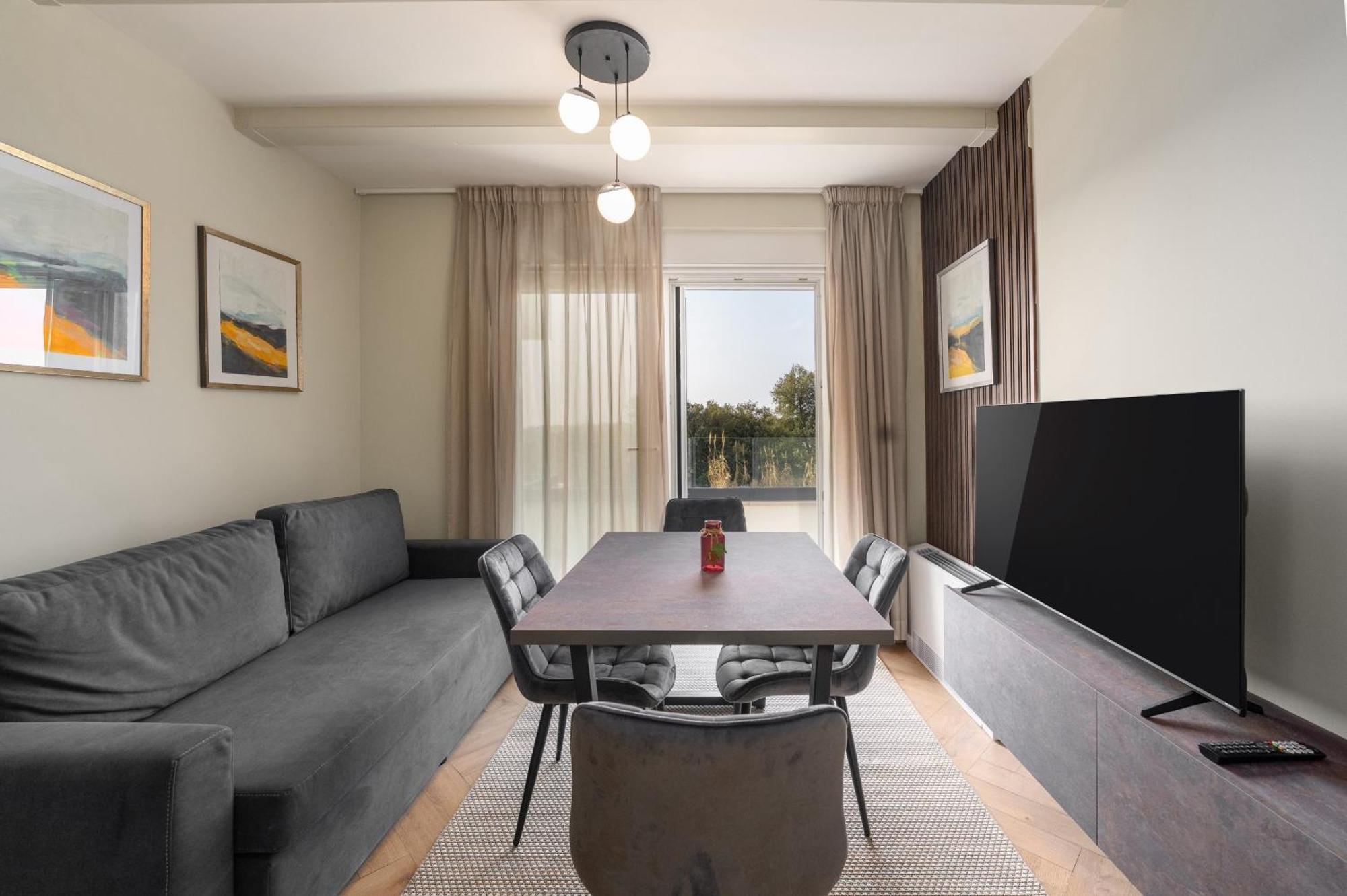 Larum Apartmens Vrsar Bagian luar foto
