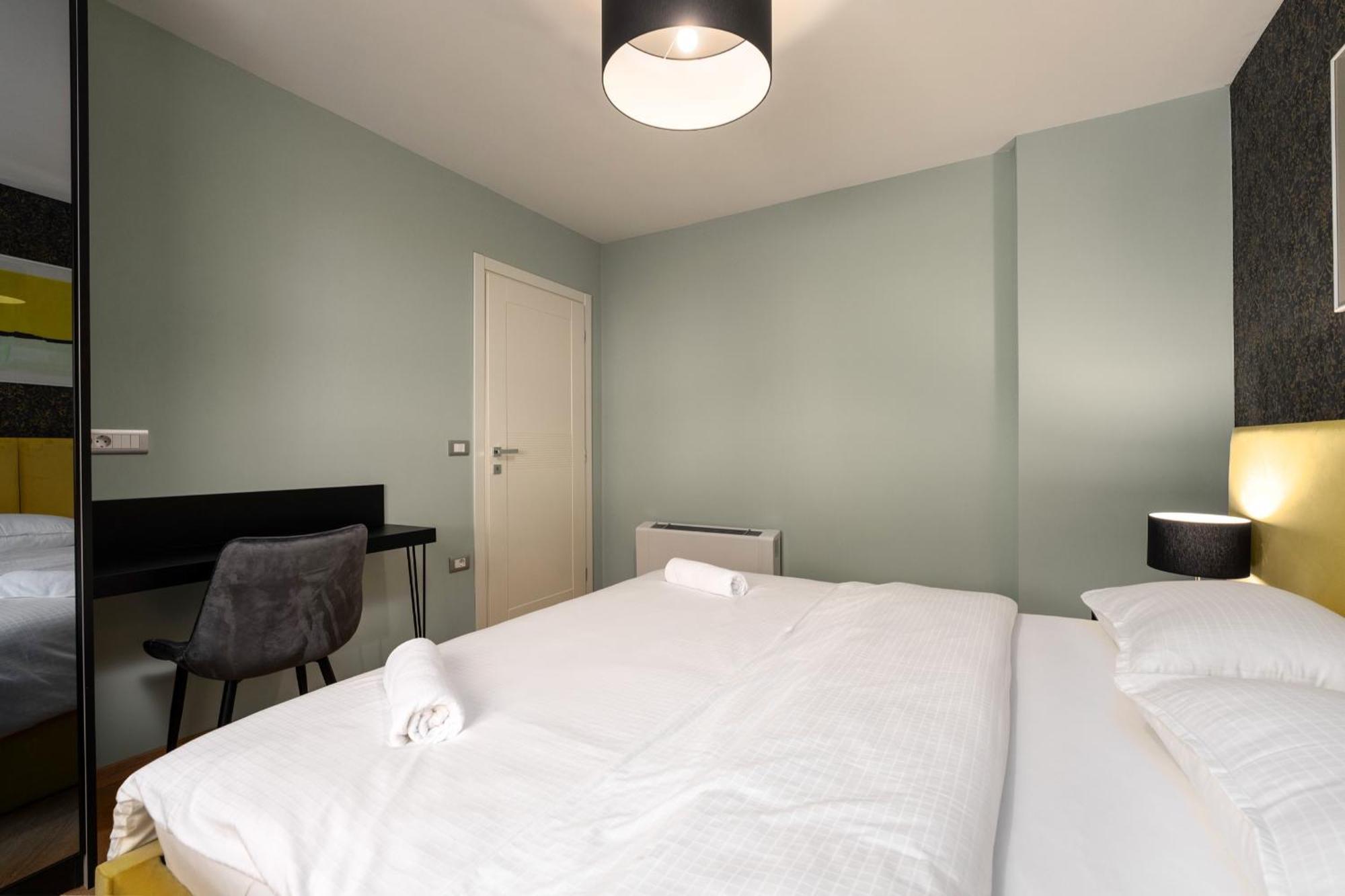 Larum Apartmens Vrsar Bagian luar foto