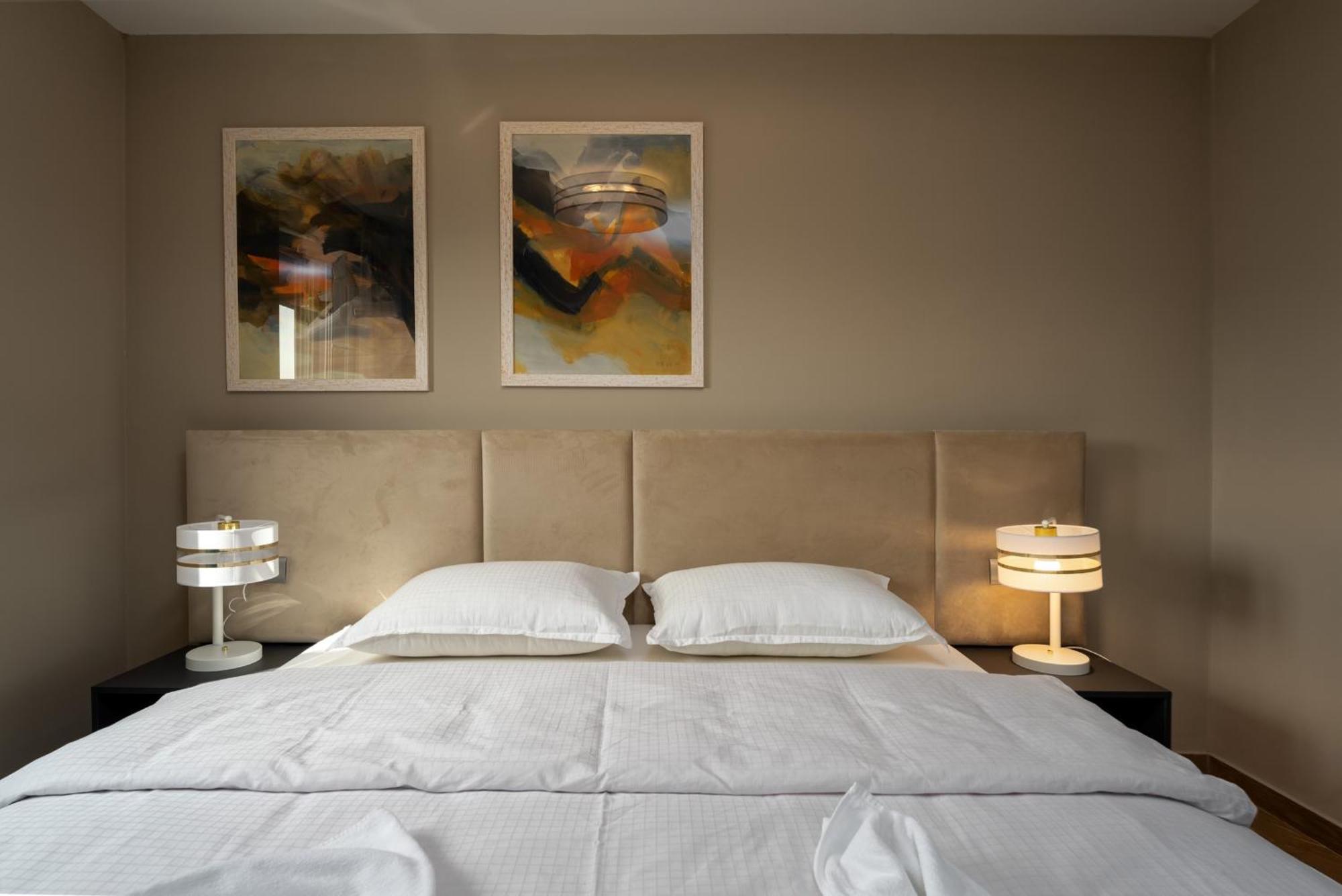 Larum Apartmens Vrsar Bagian luar foto