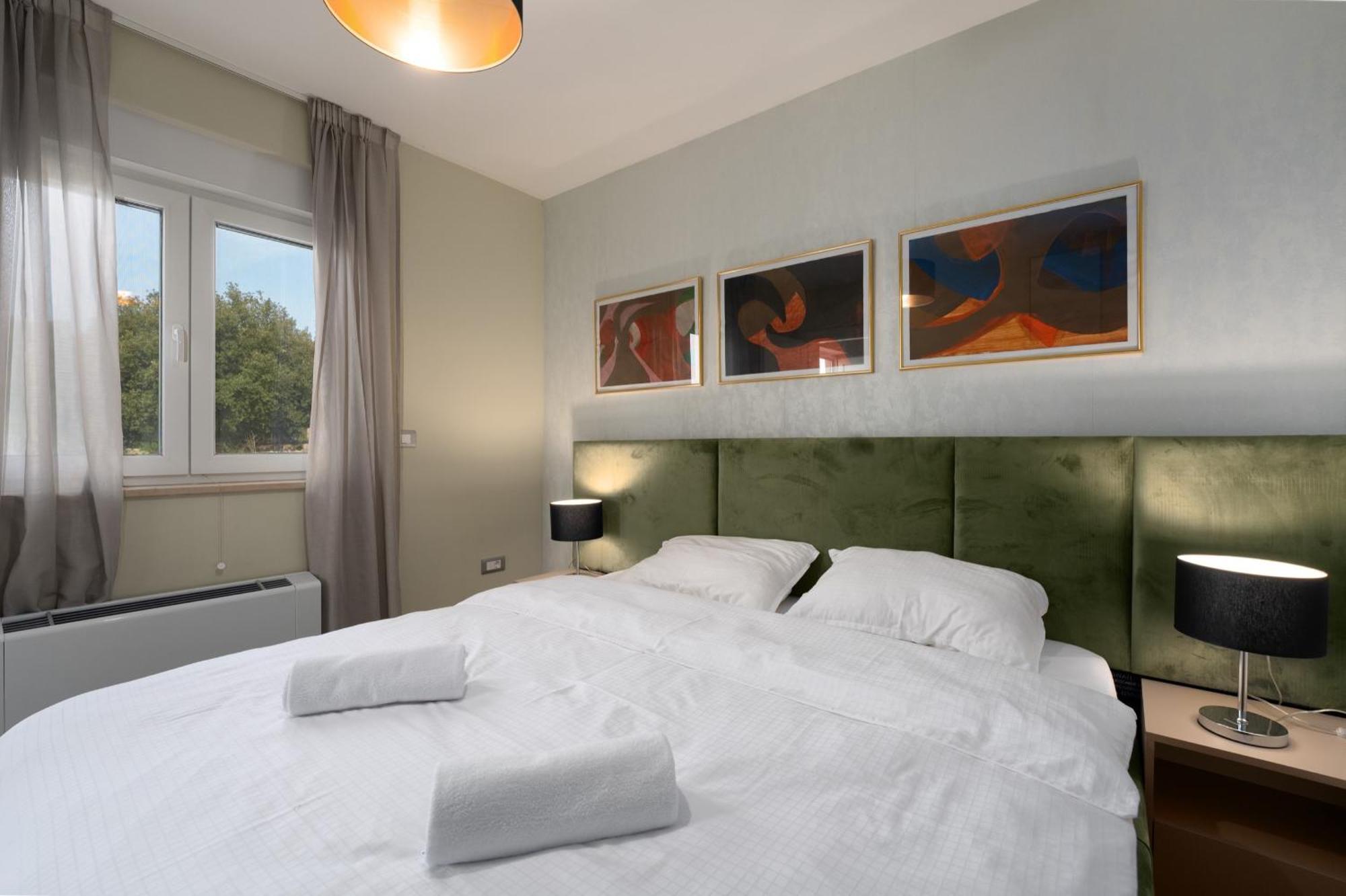 Larum Apartmens Vrsar Bagian luar foto