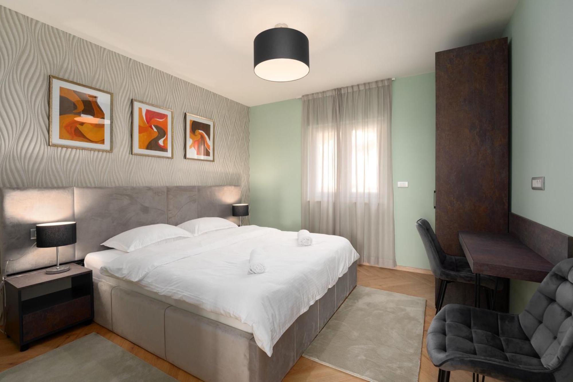 Larum Apartmens Vrsar Bagian luar foto